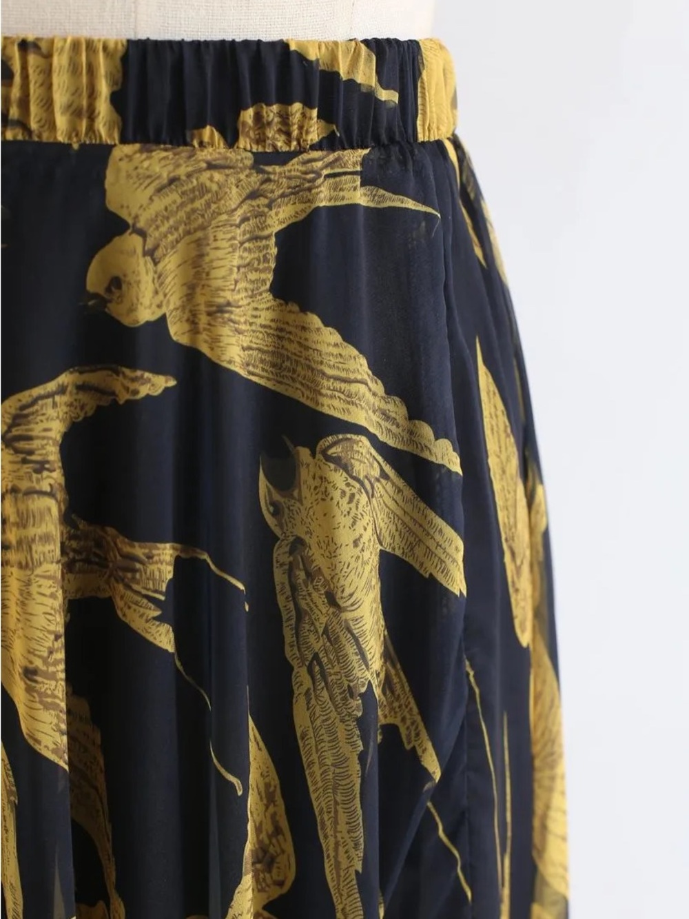 Chicwish Black Gold Swallows Bird Chiffon Maxi Skirt M - Picture 2 of 8